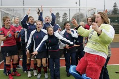 ...whrend die Mannschaft Karo Amm feiert. Foto: Wolfgang Sternberger